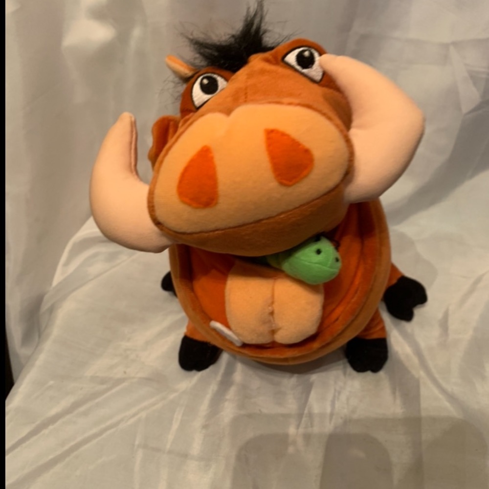 RARE Hasboro Feed Me Pumbaa Plushie Electric The Lion King Animated Disneyland